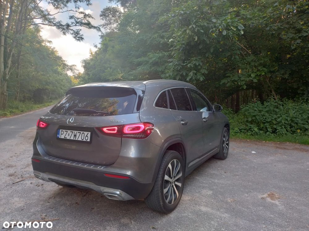 Mercedes-Benz GLA - 22