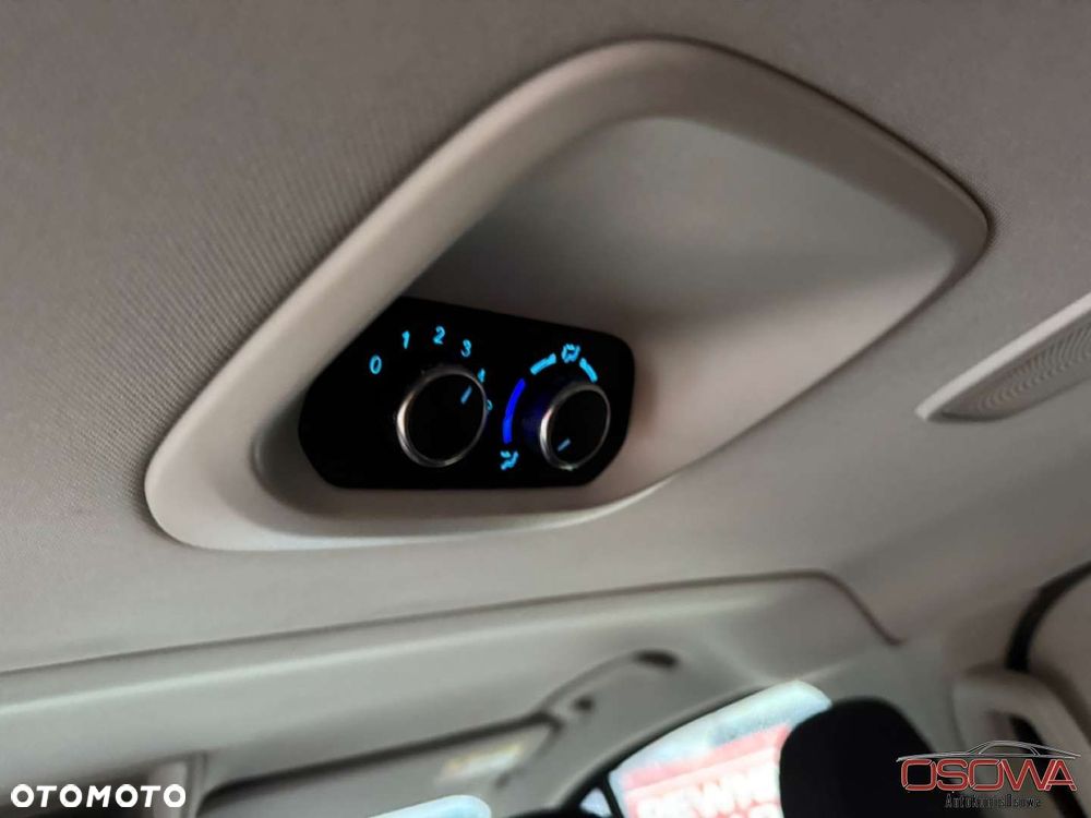 Ford Tourneo Custom - 29