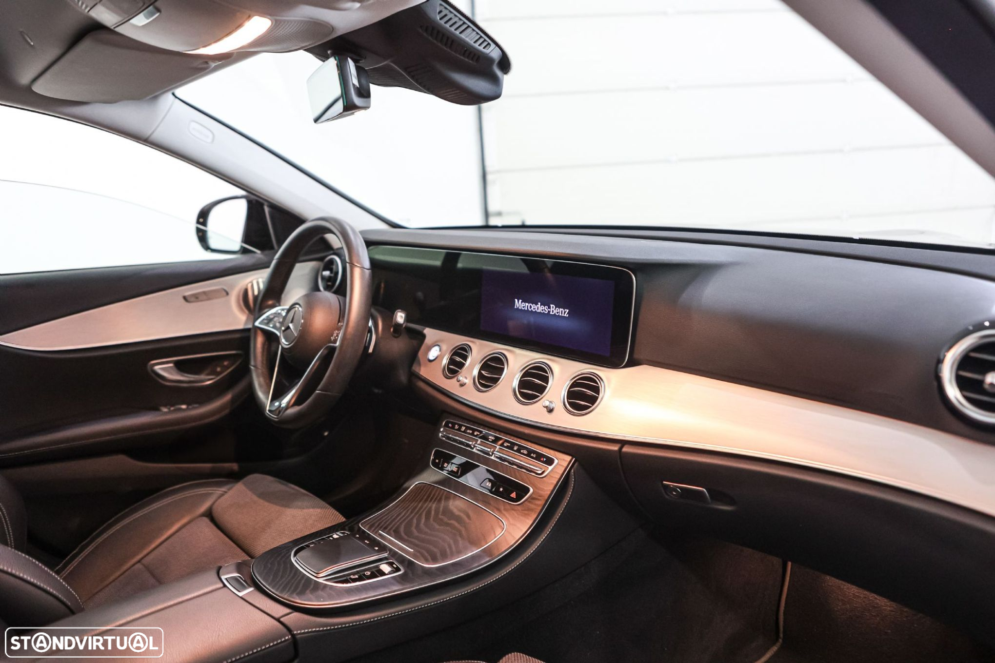 Mercedes-Benz E 300 de AMG Line - 19