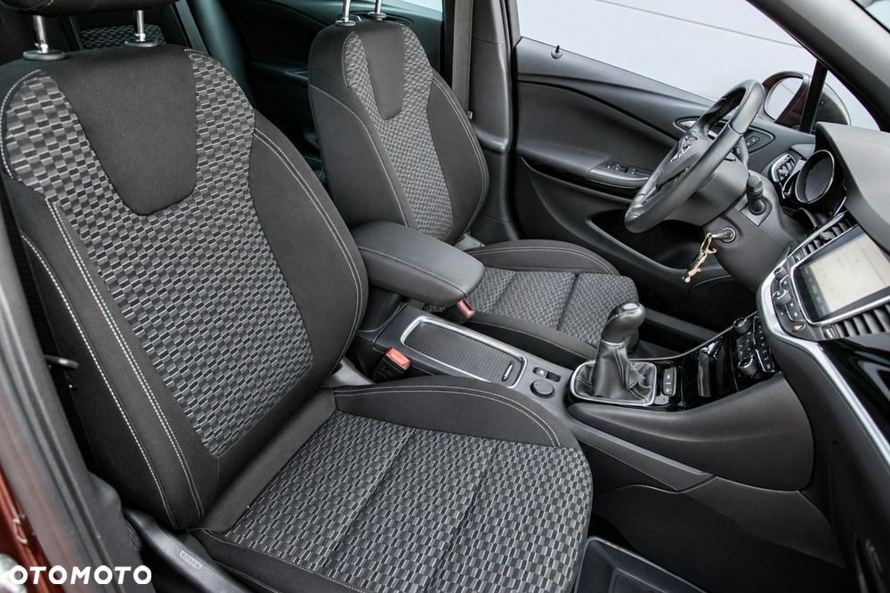Opel Astra 1.4 T Elite - 21