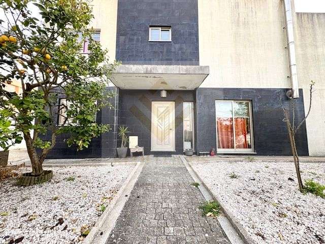 Moradia T4 com espaço exterior em Válega - Grande imagem: 3/39