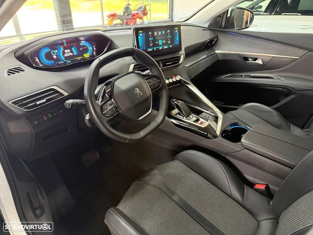 Peugeot 3008 1.6 Hybrid Allure Pack e-EAT8 - 11