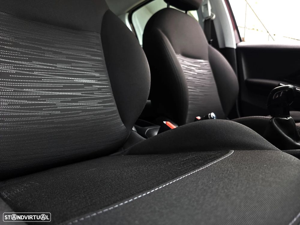 Peugeot 208 1.4 HDi Active - 48