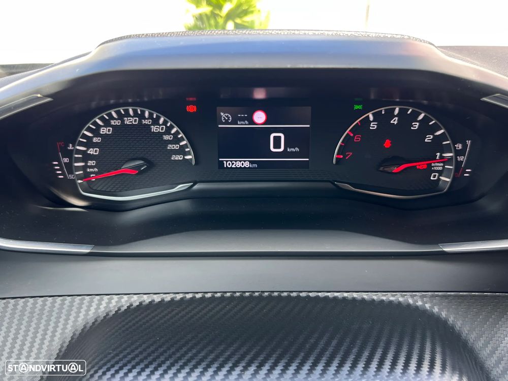 Peugeot 2008 1.2 PureTech Allure - 12