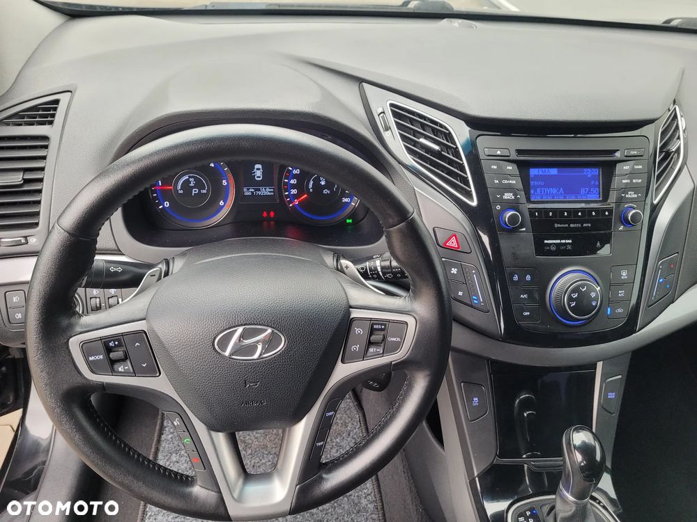 Hyundai i40 i40cw 1.7 CRDi Automatik Fifa World Cup Edition Silver - 16