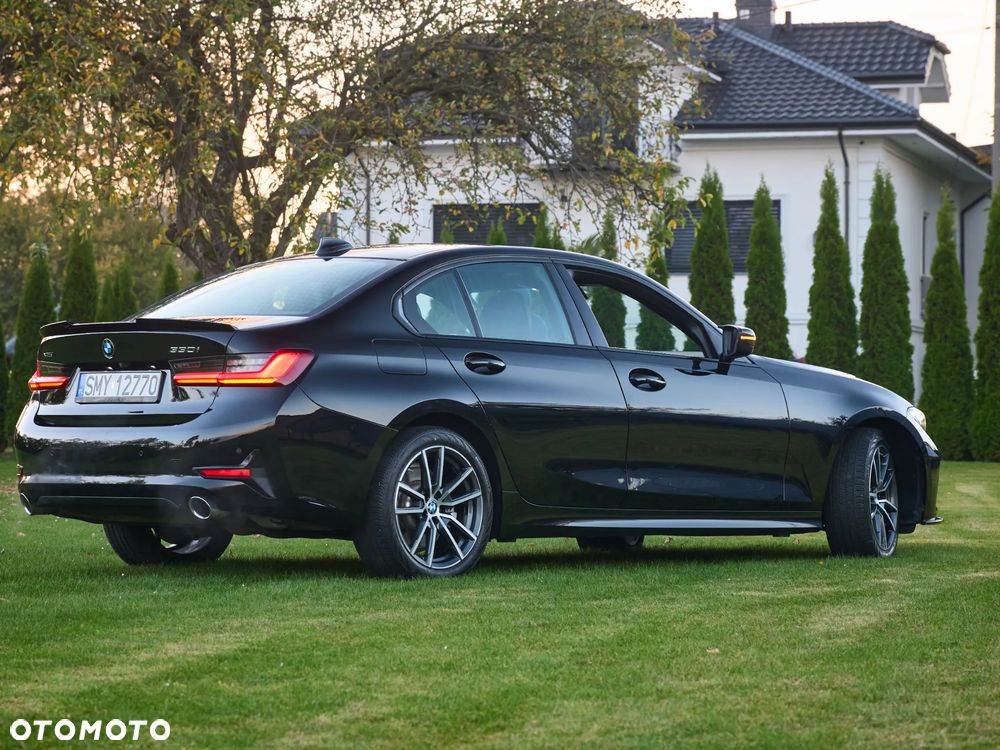 BMW Seria 3 330i xDrive Sport Line - 10
