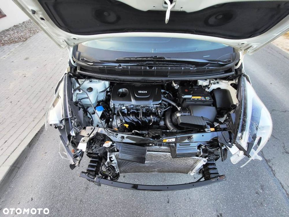 Kia Carens 1.6 GDI L 7os - 11