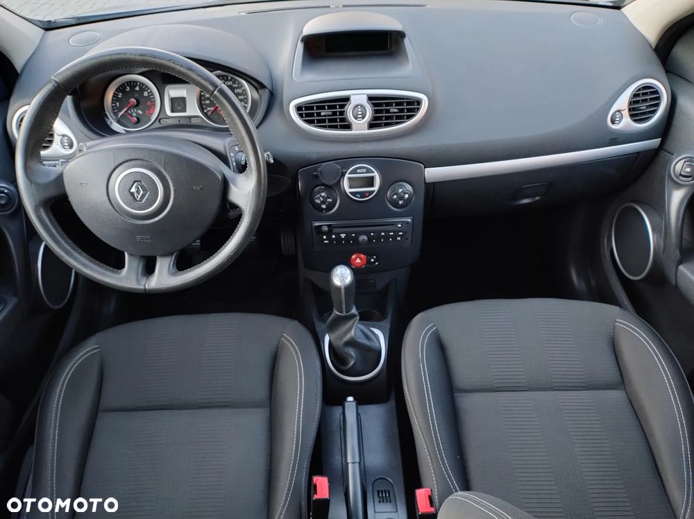Renault Clio 1.2 16V 75 Dynamique - 29