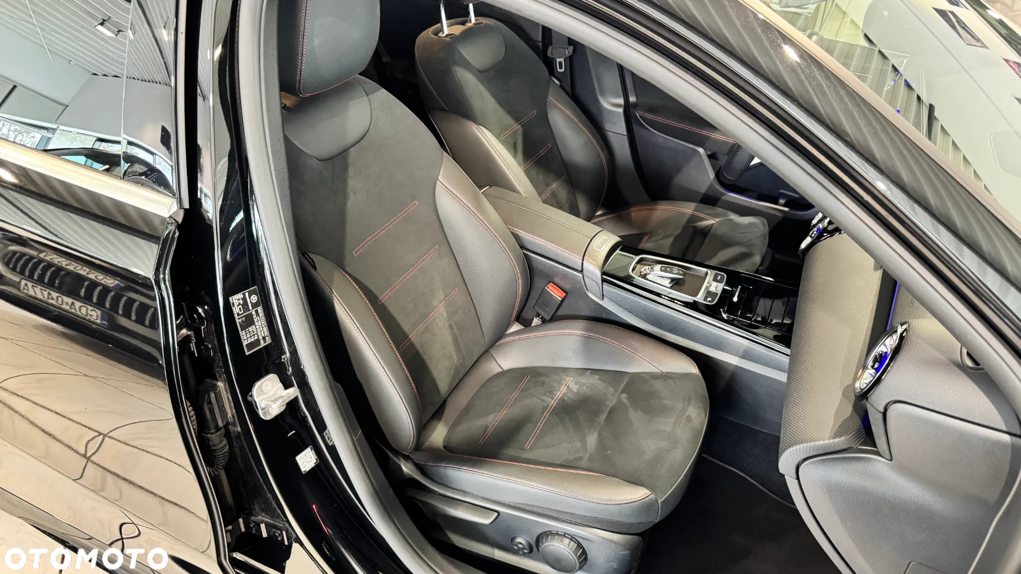 Mercedes-Benz Klasa A 220 4-Matic AMG Line 7G-DCT - 32