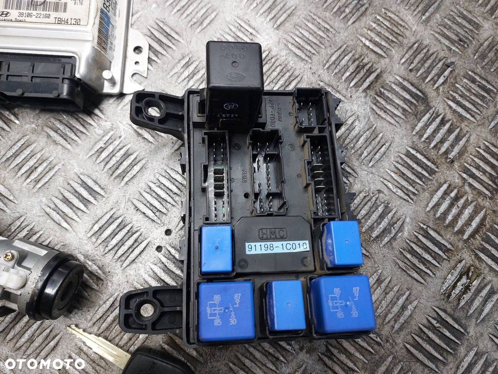 ZESTAW STARTOWY HYUNDAI GETZ I 1.3 12V 39106-22160 95400-1C300 - 5
