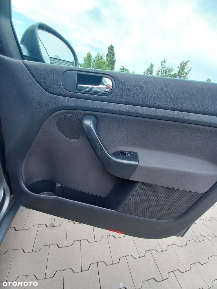 Volkswagen Golf Plus - 28