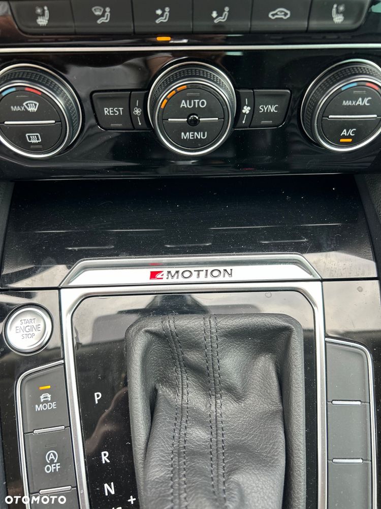 Volkswagen Passat 2.0 TDI SCR 4Motion DDG Highline - 19
