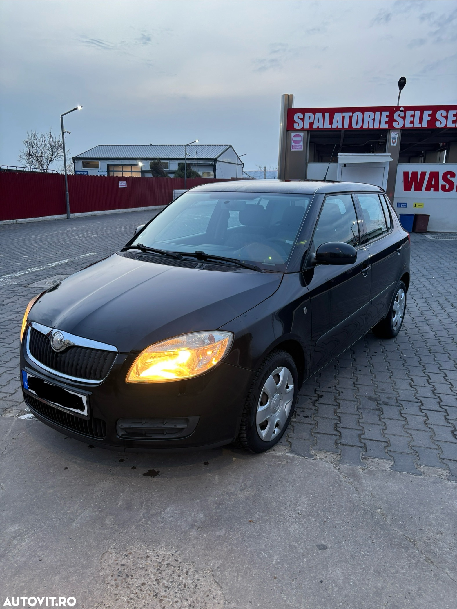 Skoda Fabia 1.2 HTP Ambiente - 2