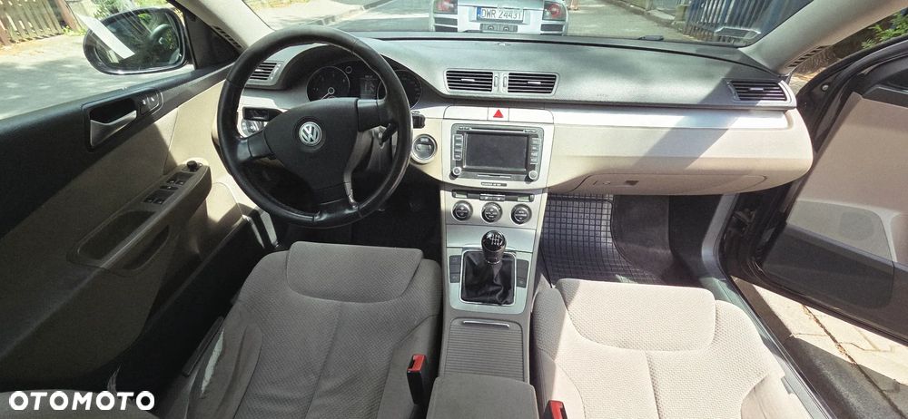 Volkswagen Passat 2.0 TDI DPF Comfortline - 10