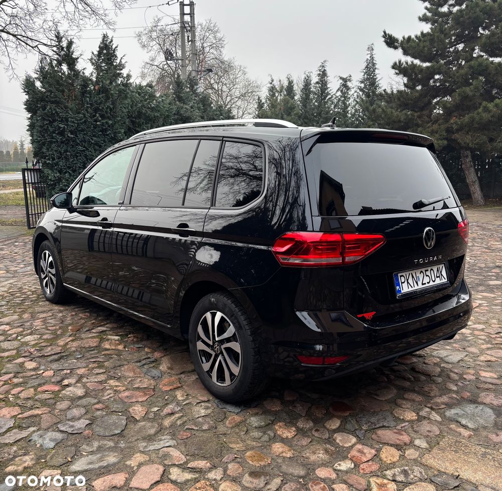 Volkswagen Touran - 18