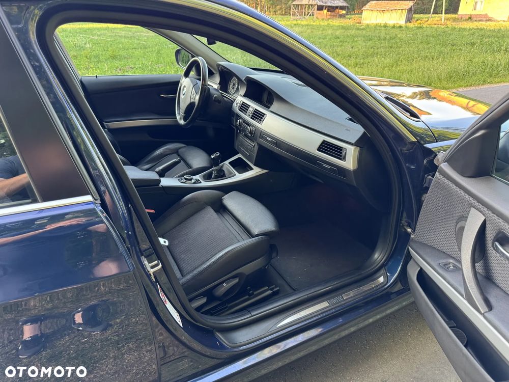 BMW Seria 3 325d - 12