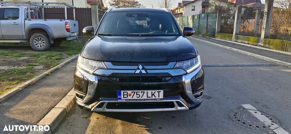 Mitsubishi Outlander PHEV 2.4 L 4X4 Instyle+ - 3