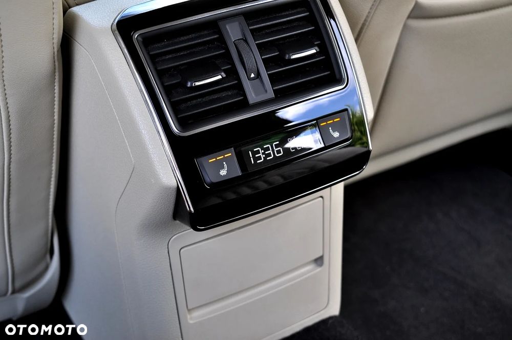 Skoda Superb 2.0 TDI Premium Edition - 26
