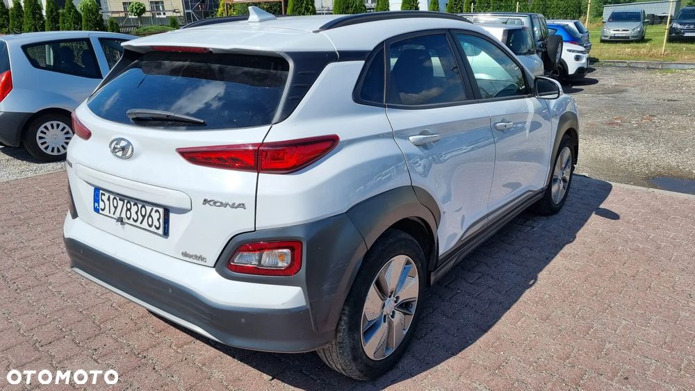 Hyundai Kona 64kWh Executive - 3