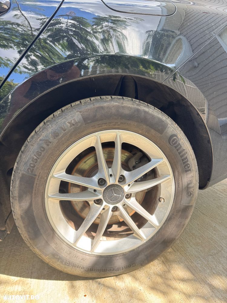 Mercedes-Benz CLA 180 d Shooting Brake - 6