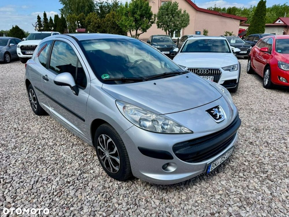 Peugeot 207 - 1