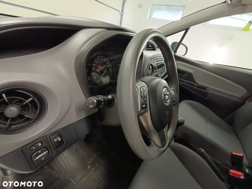Toyota Yaris 1.0 Life EU6 - 24