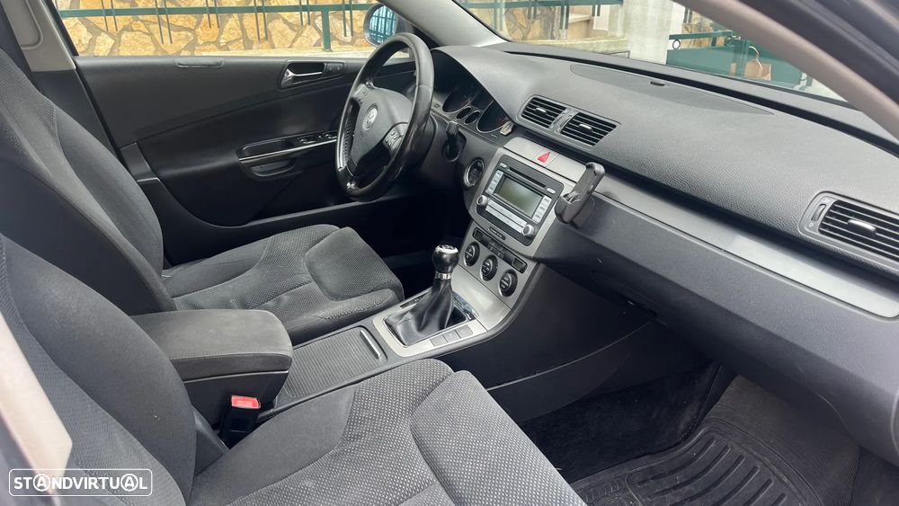 VW Passat Variant 2.0 TDI Confortline - 10