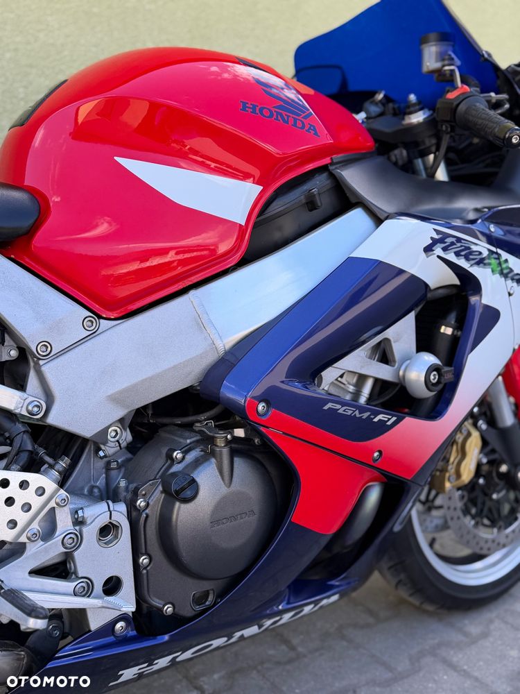 Honda CBR - 16