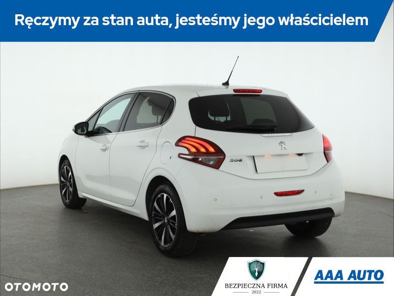 Peugeot 208 - 6