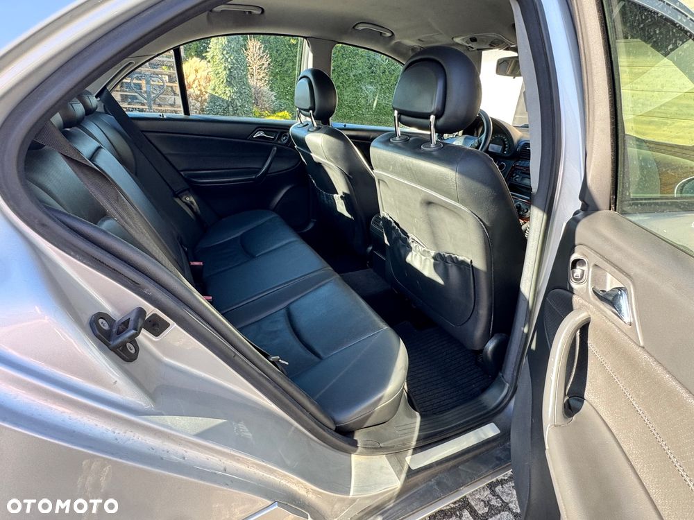 Mercedes-Benz Klasa C - 28