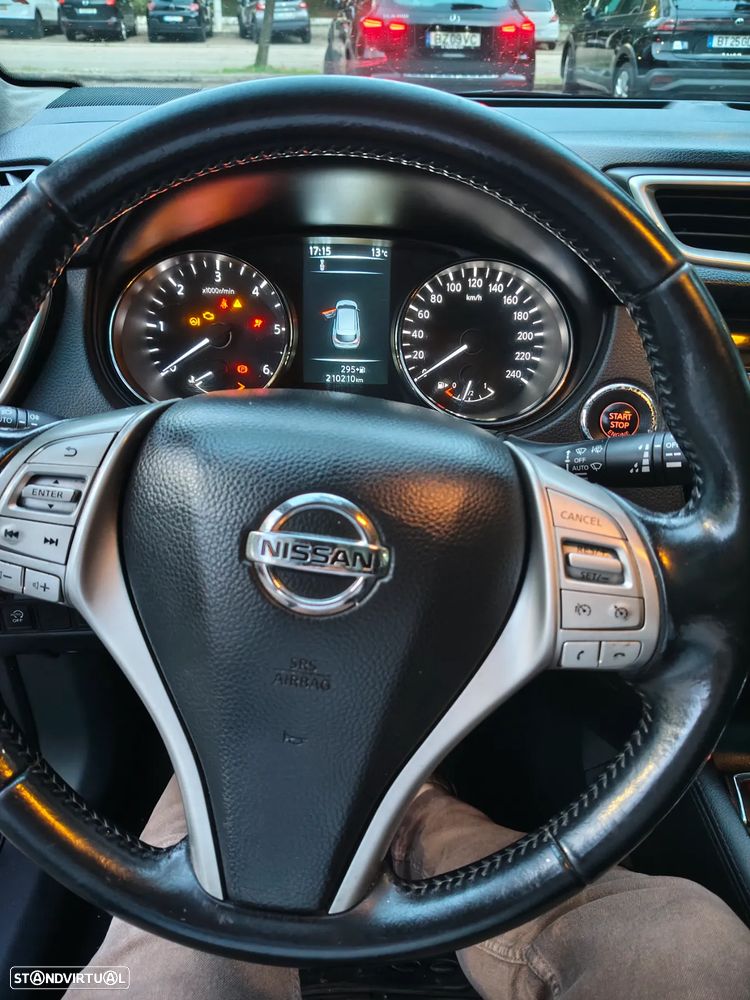 Nissan Qashqai 1.5 dCi N-Connecta - 6