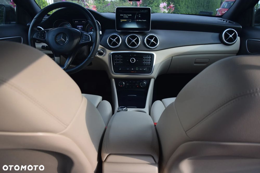 Mercedes-Benz GLA 200 7G-DCT Urban - 7