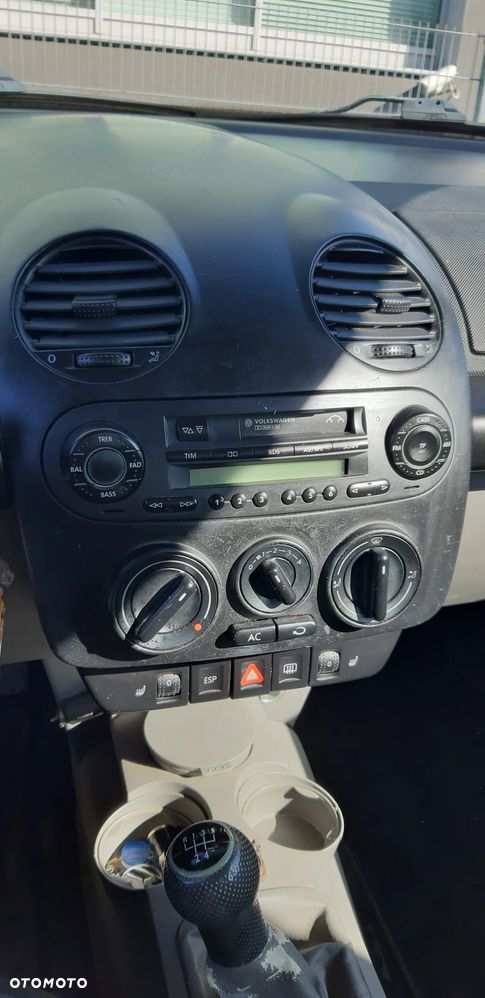 Volkswagen New Beetle 2.0 - 8