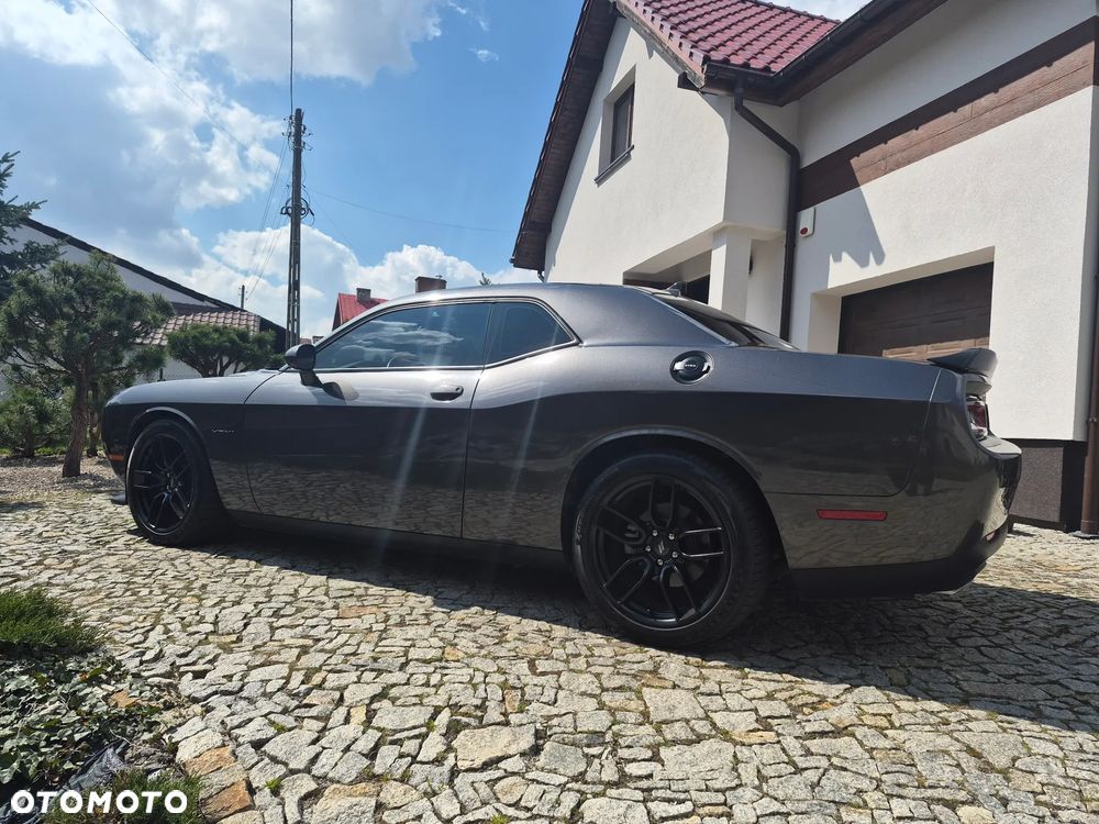 Dodge Challenger 5.7 R/T - 2