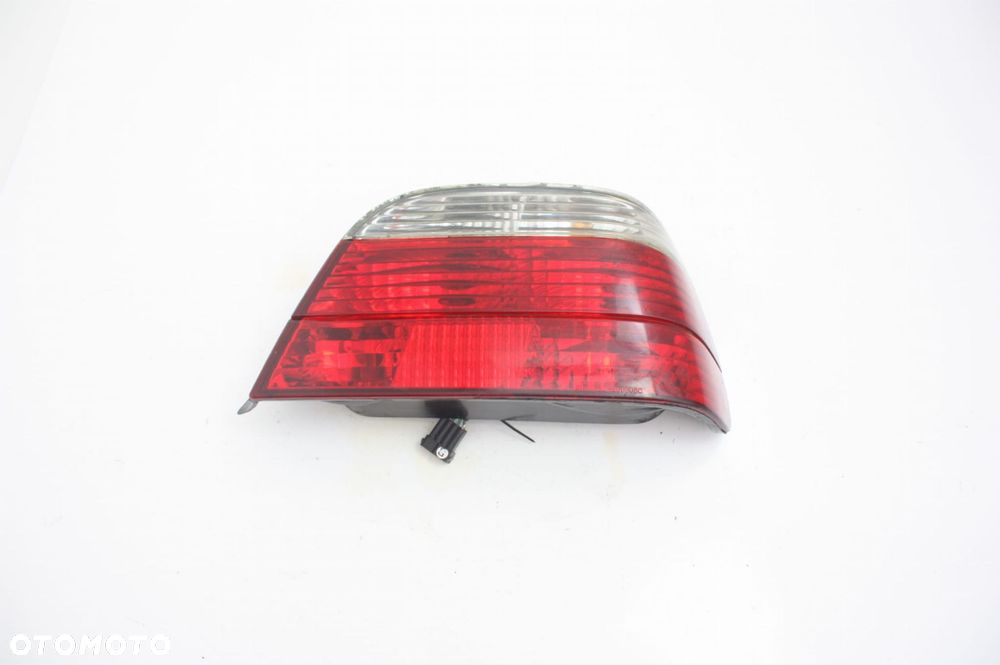 LAMPA TYLNA PRAWA BMW 728 E38 - 2