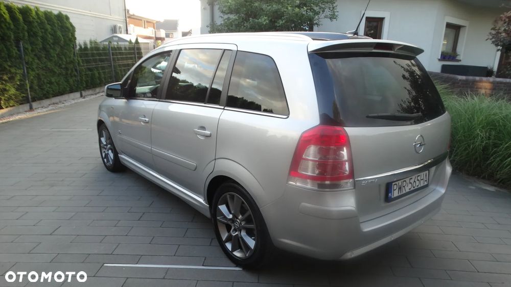 Opel Zafira 1.8 Cosmo - 8