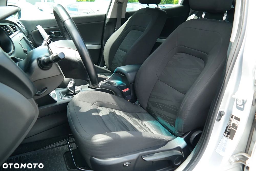 Kia Ceed 1.4 L - 11