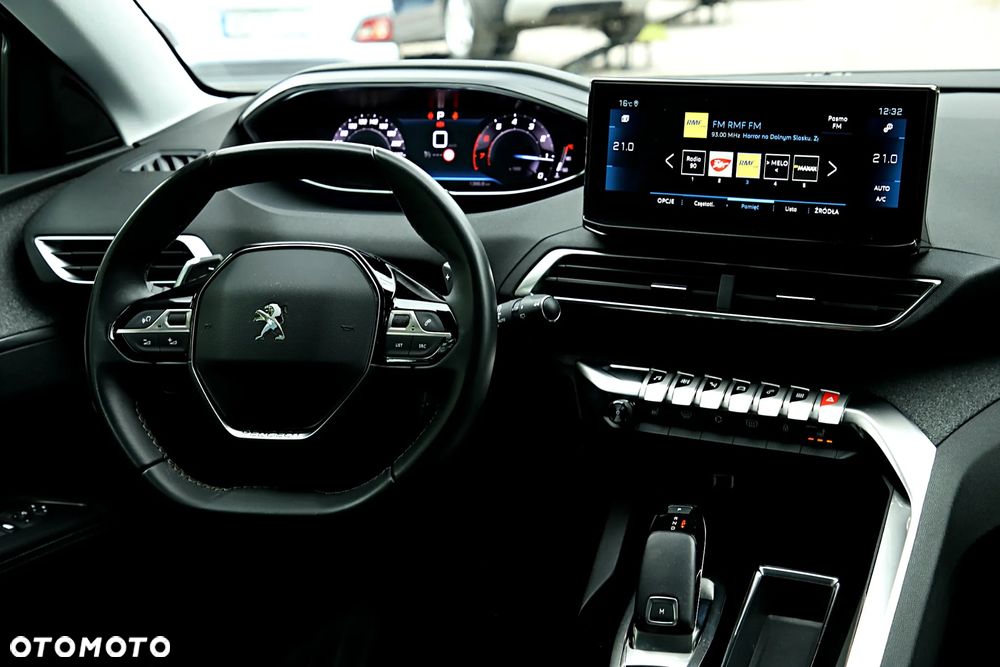 Peugeot 3008 1.2 PureTech Allure Pack S&S EAT8 - 29