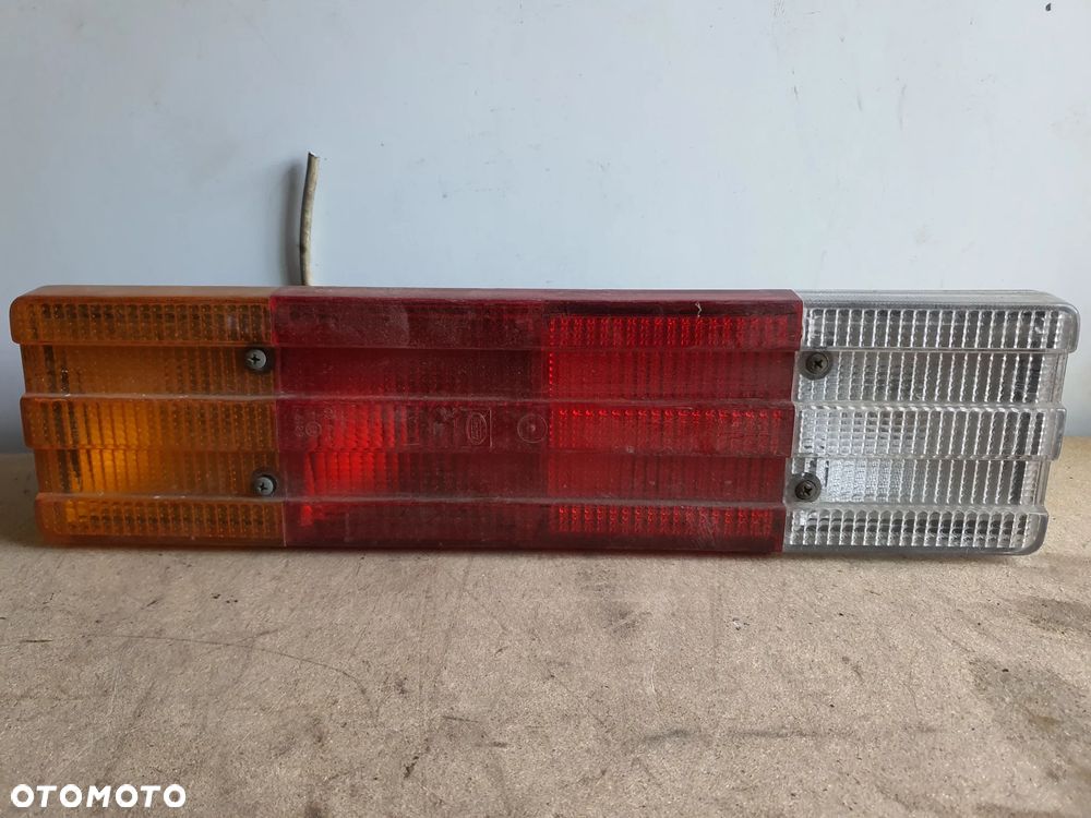 LAMPA TYLNA MERCEDES VOLVO RENAULT DAF - 6