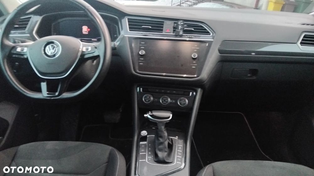 Volkswagen Tiguan - 16