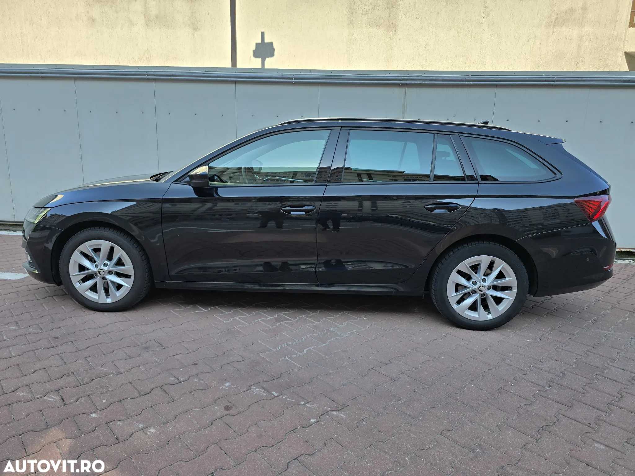 Skoda Octavia Combi 2.0 TDI Style - 2
