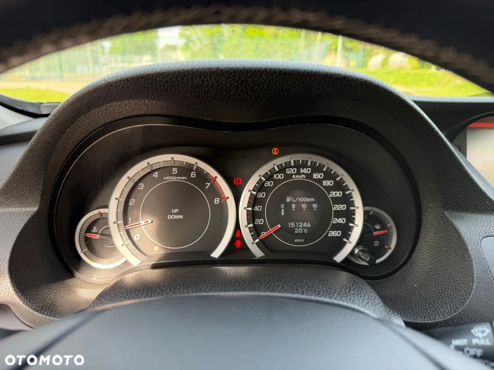 Honda Accord 2.0 Executive - 12