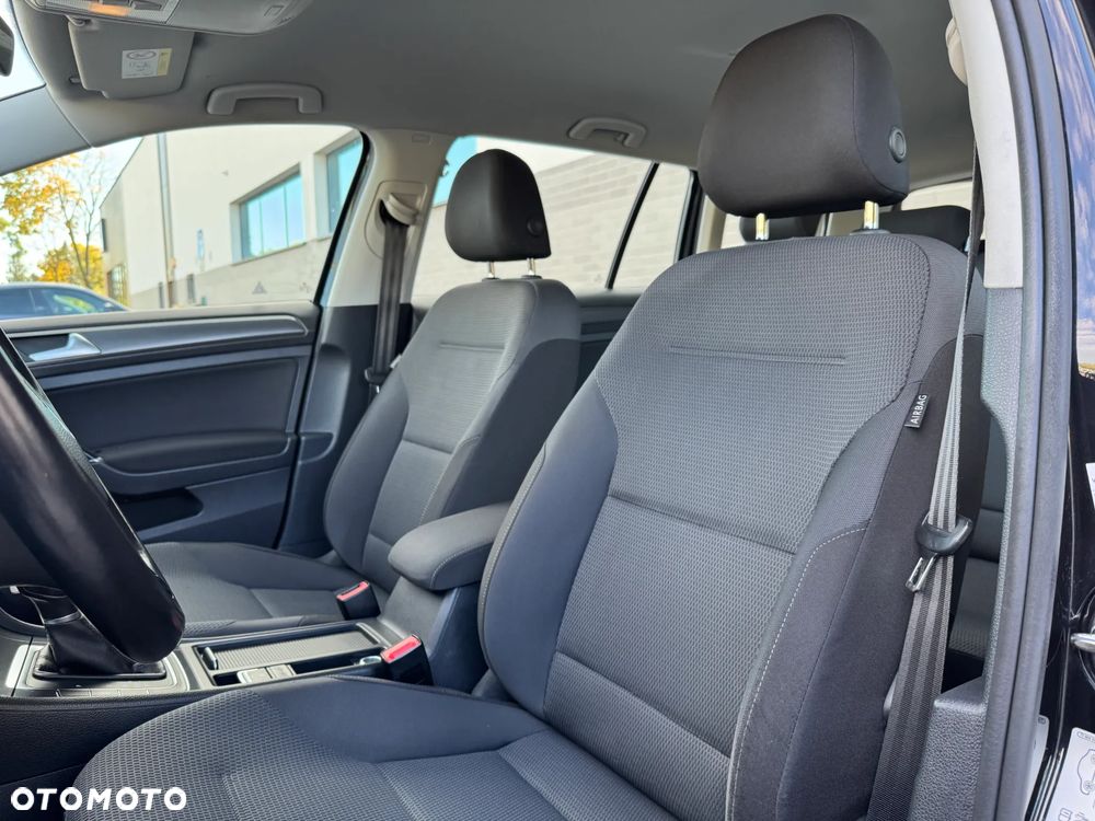 Volkswagen Golf - 18