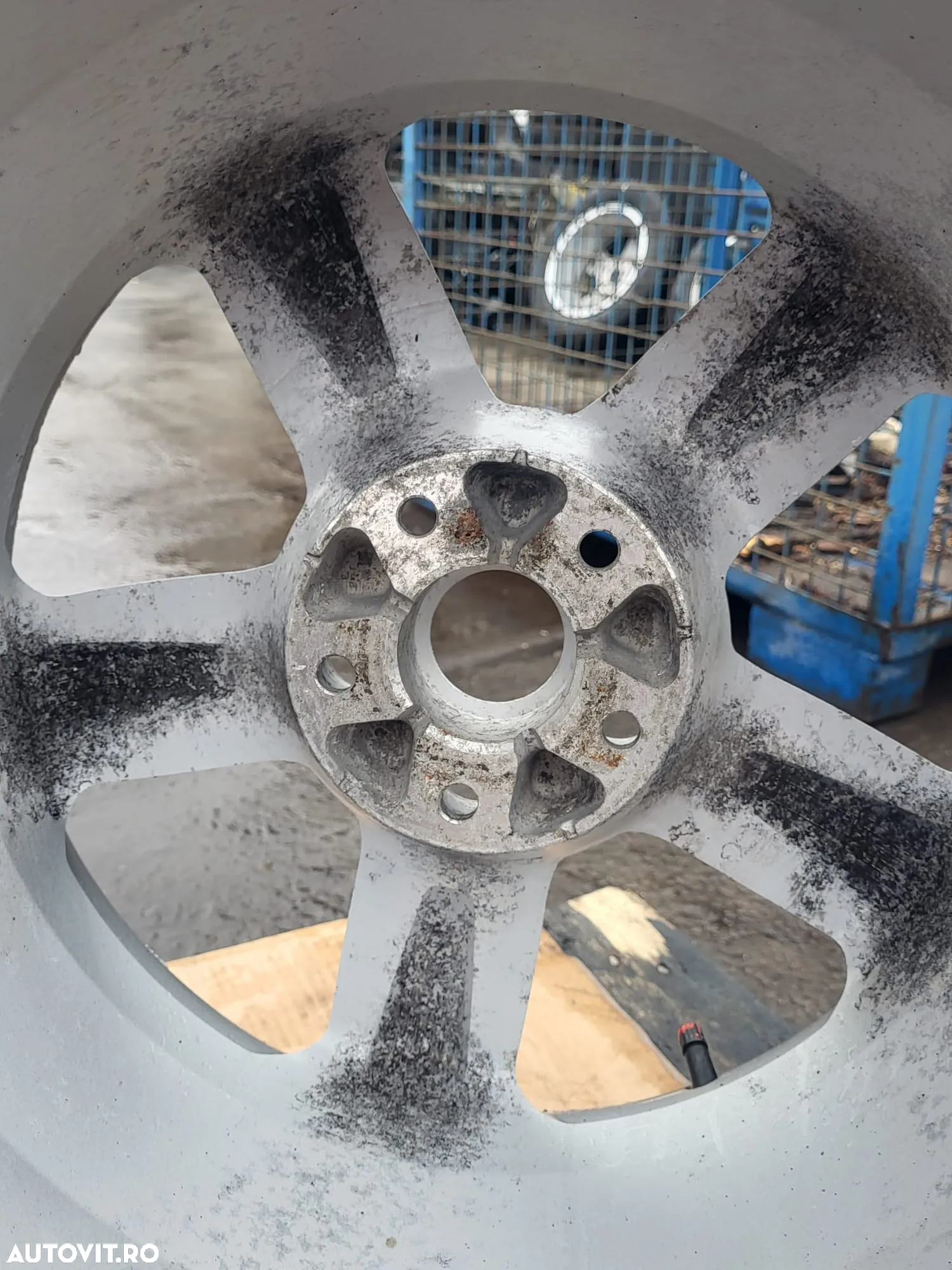 Jante aliaj cu anvelope Santa Fe 235/65R17 5 prezoane - 2