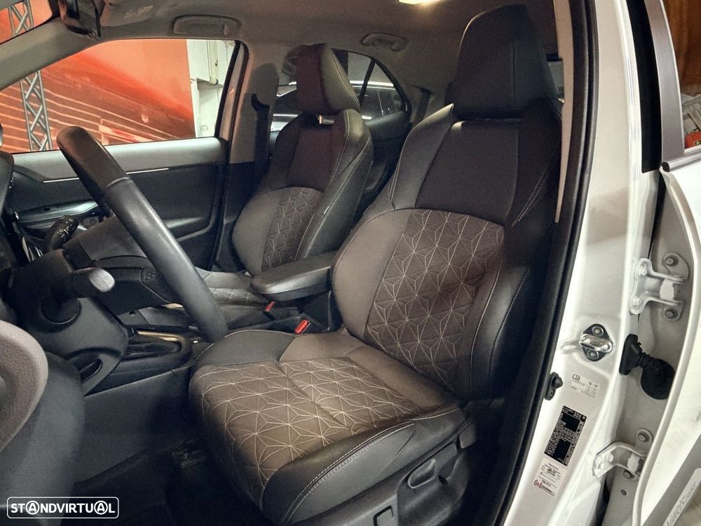 Toyota Yaris Cross 1.5 HDF Premiere Edition - 6