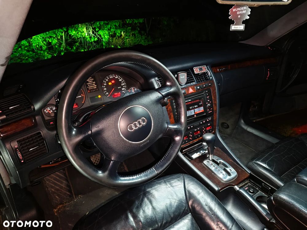 Audi A8 - 5