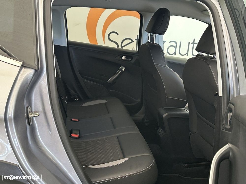 Peugeot 2008 1.2 PureTech Allure - 11