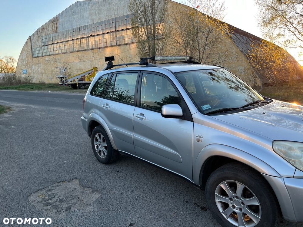 Toyota RAV4 2.0 D-4D 4x4 - 3