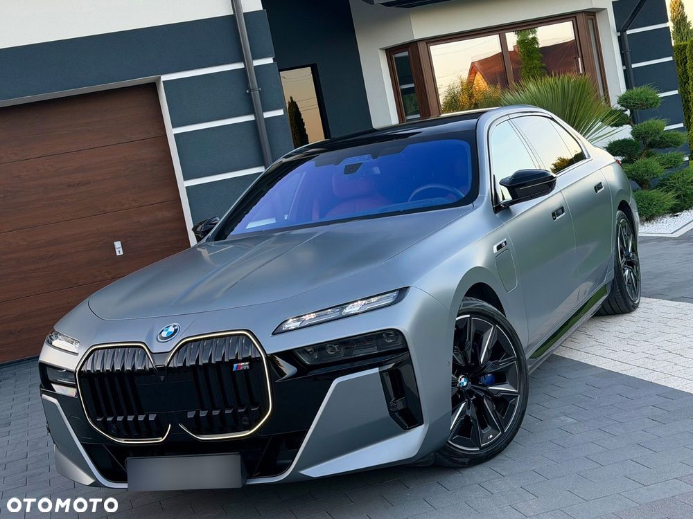 BMW Seria 7 M760e PHEV xDrive Individual Edition sport - 32
