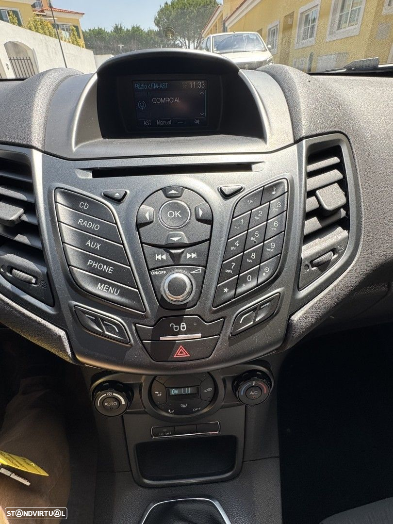 Ford Fiesta 1.0 T EcoBoost Titanium - 17
